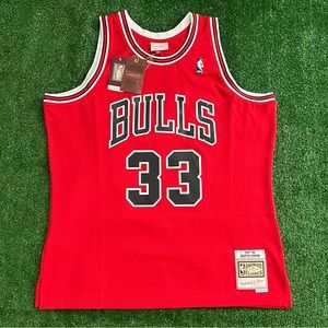 Scottie Pippen Chicago Bulls 1997-1998 Mitchell & Ness Red NBA Swingman Jersey